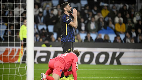  Olivier Giroud sánh ngang huyền thoại Michel Platini